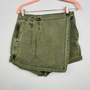 Free People Wash Fade Olive Green overlap Shorts Size 6